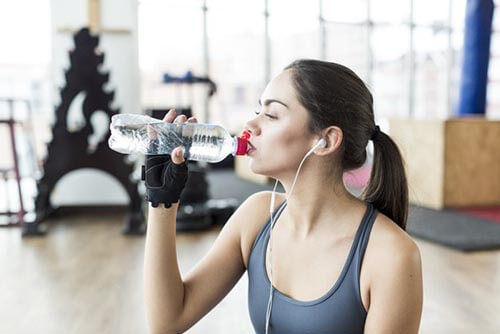 Lợi ích của việc uống đủ nước khi tập thể dục